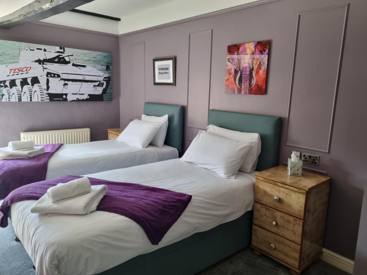 The Plough Inn Marsham Chambre photo